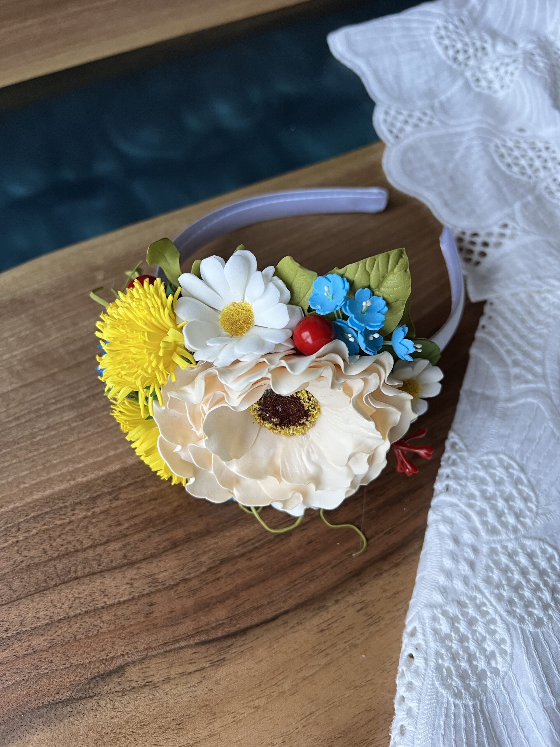 Обруч "Україна" мак беж