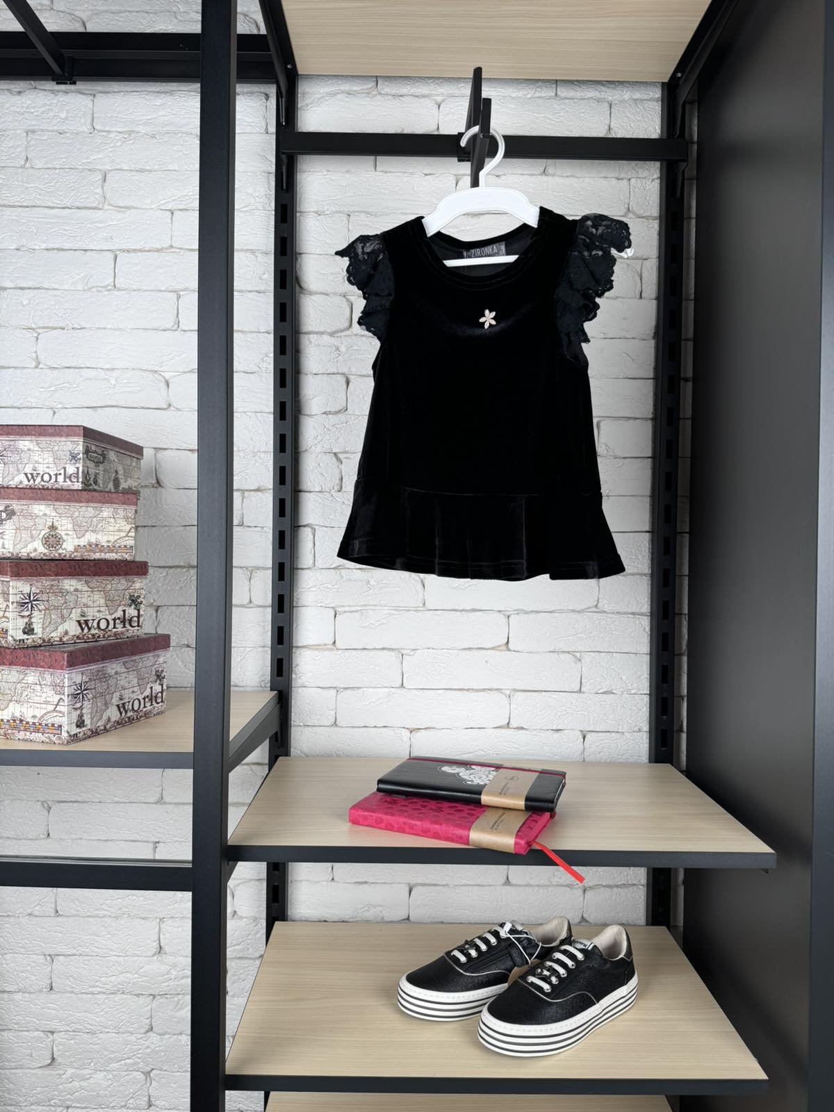 Жилет для дівчинки чорний 34-8006-1