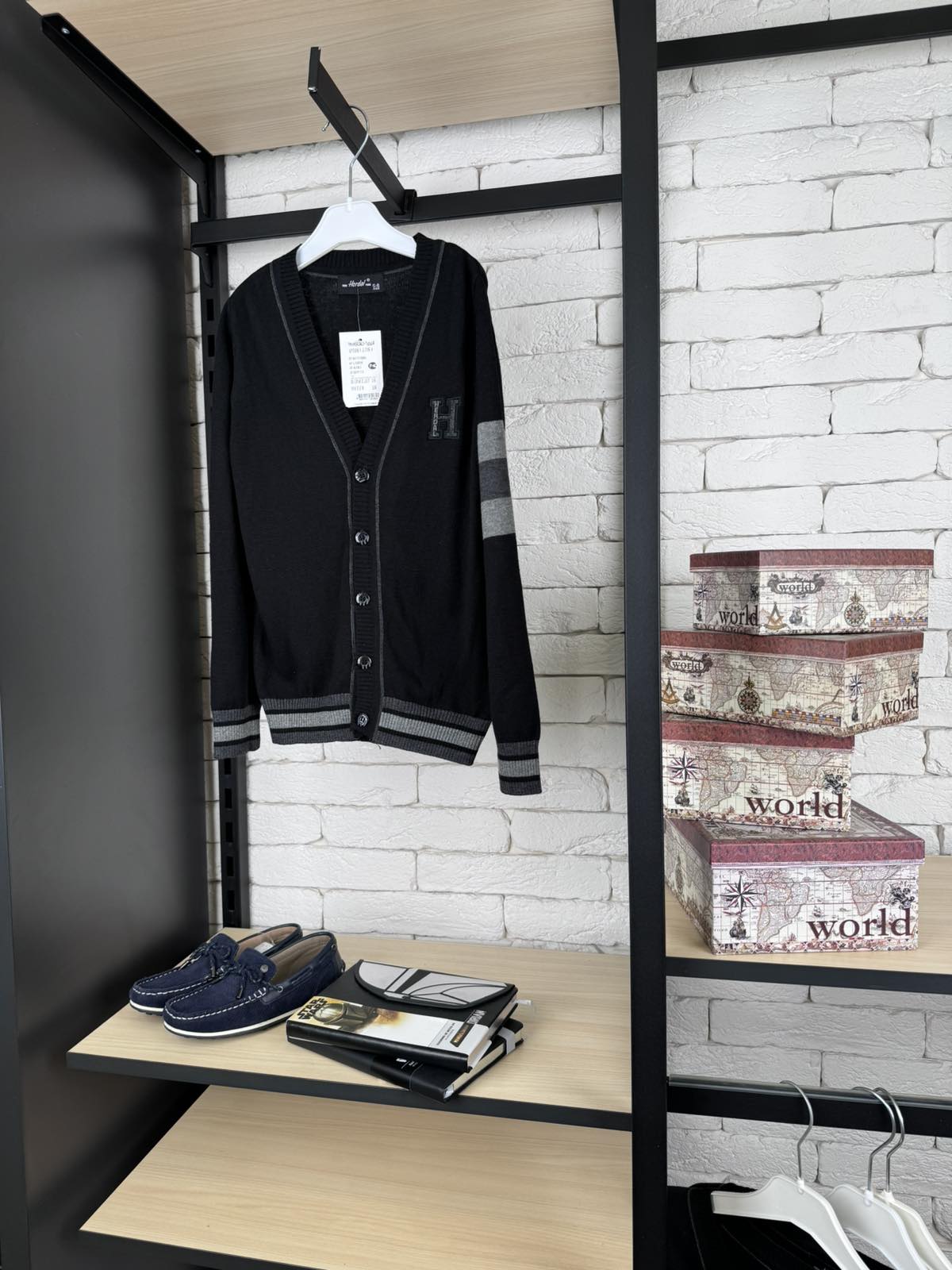 Кардиган для хлопчика чорний 516-4ч