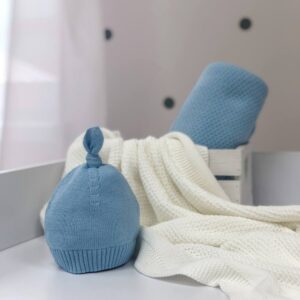 Шапочки, хустинки. Шапочка вязана з помпоном 39 блакитний 1039907