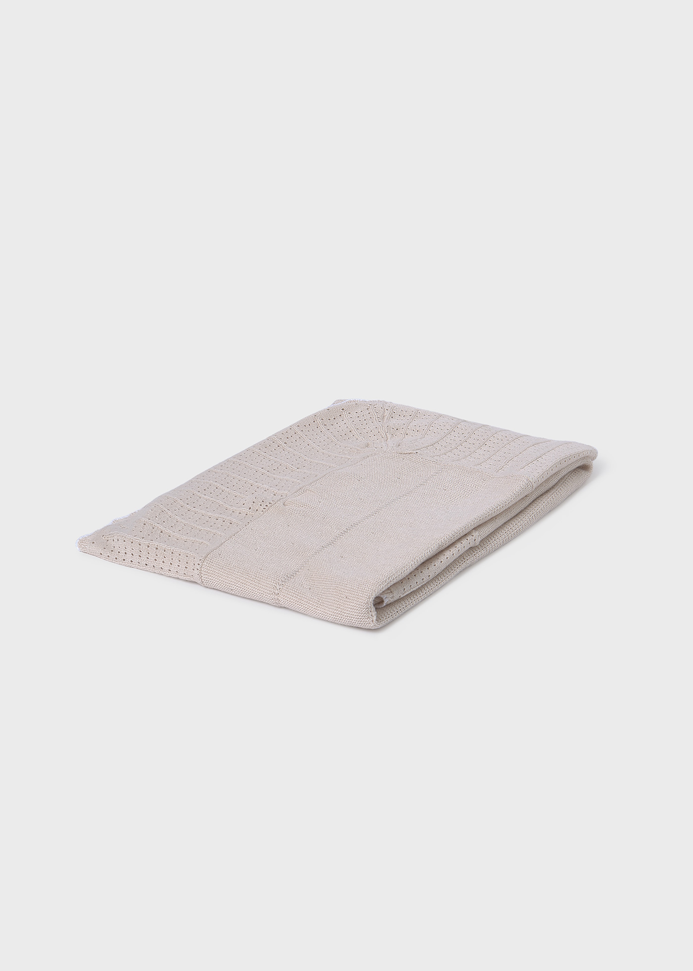 Шапочки і хустинки. Хустинка Mayoral 25-09853-035