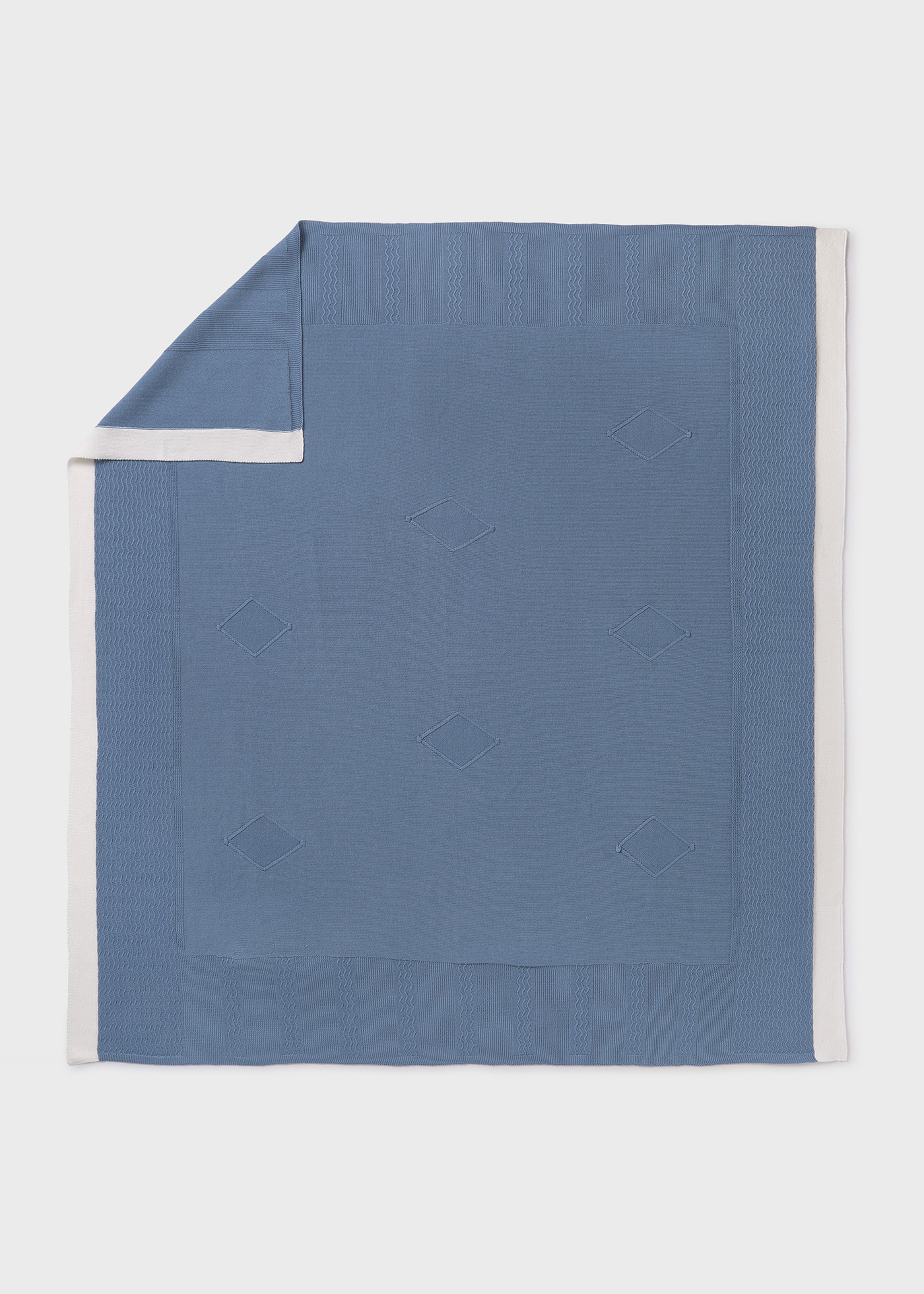 Шапочки і хустинки. Хустинка Mayoral 25-09854-041