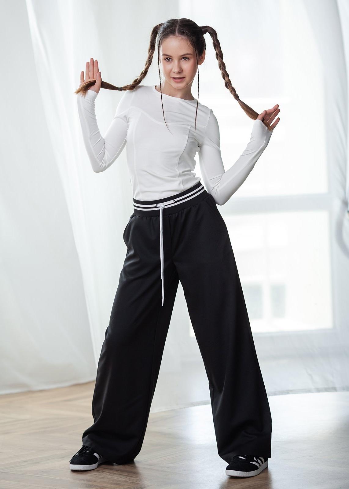 Штани та легінси. Брюки для дівчинки чорний 0602-1050