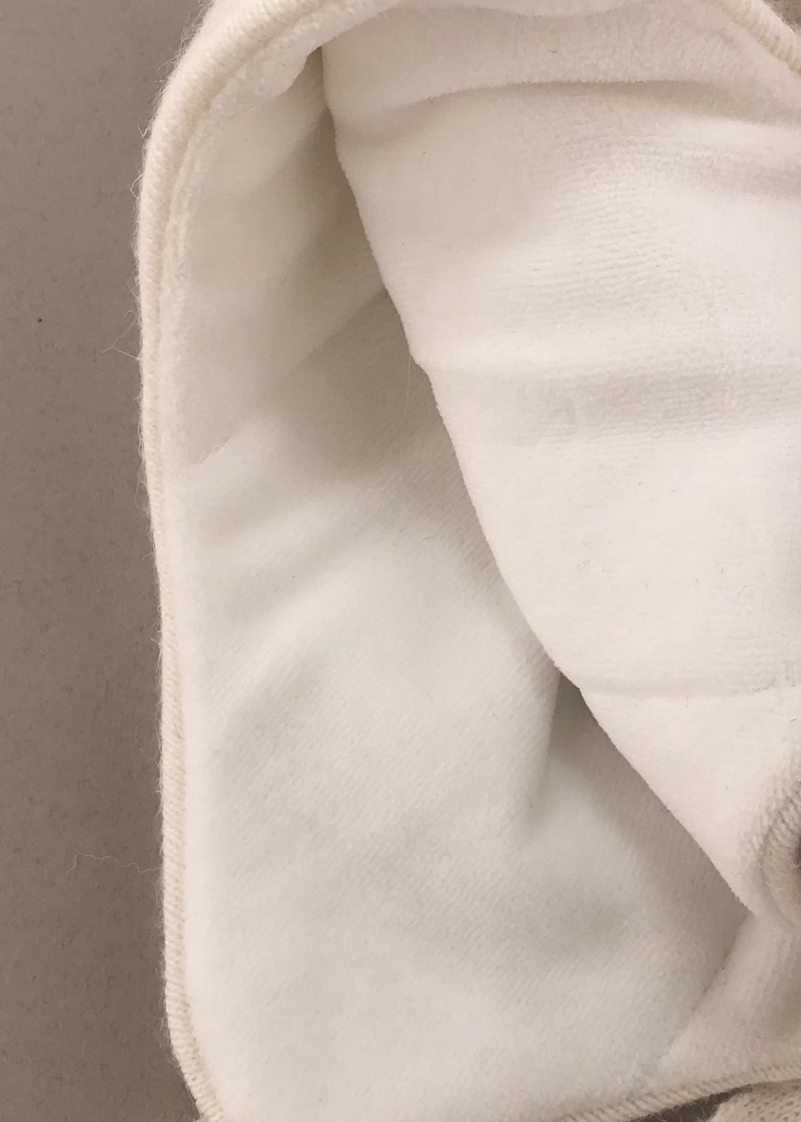 Шапочки і хустинки. Шапка для дівчинки з помпоном 120125-1155