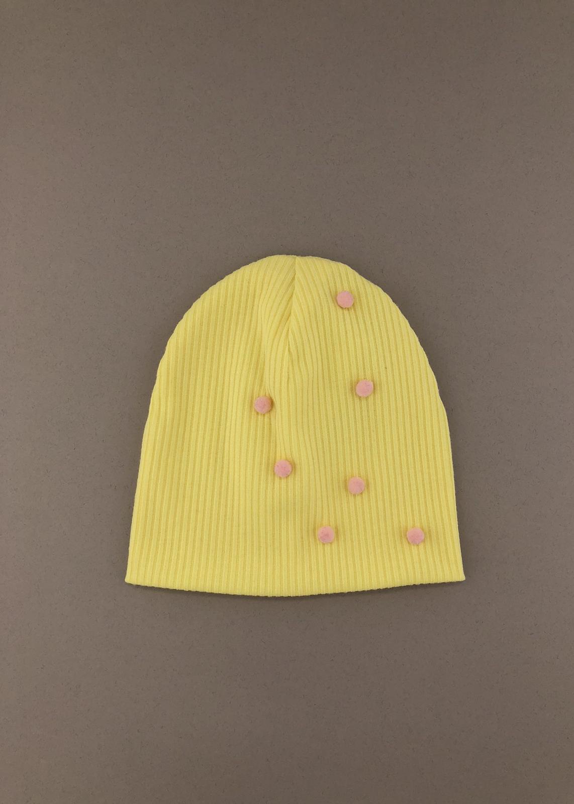 Головні убори і шарфи. Шапка в рубчик для дівчинки з помпонами жовтий 2809-1403