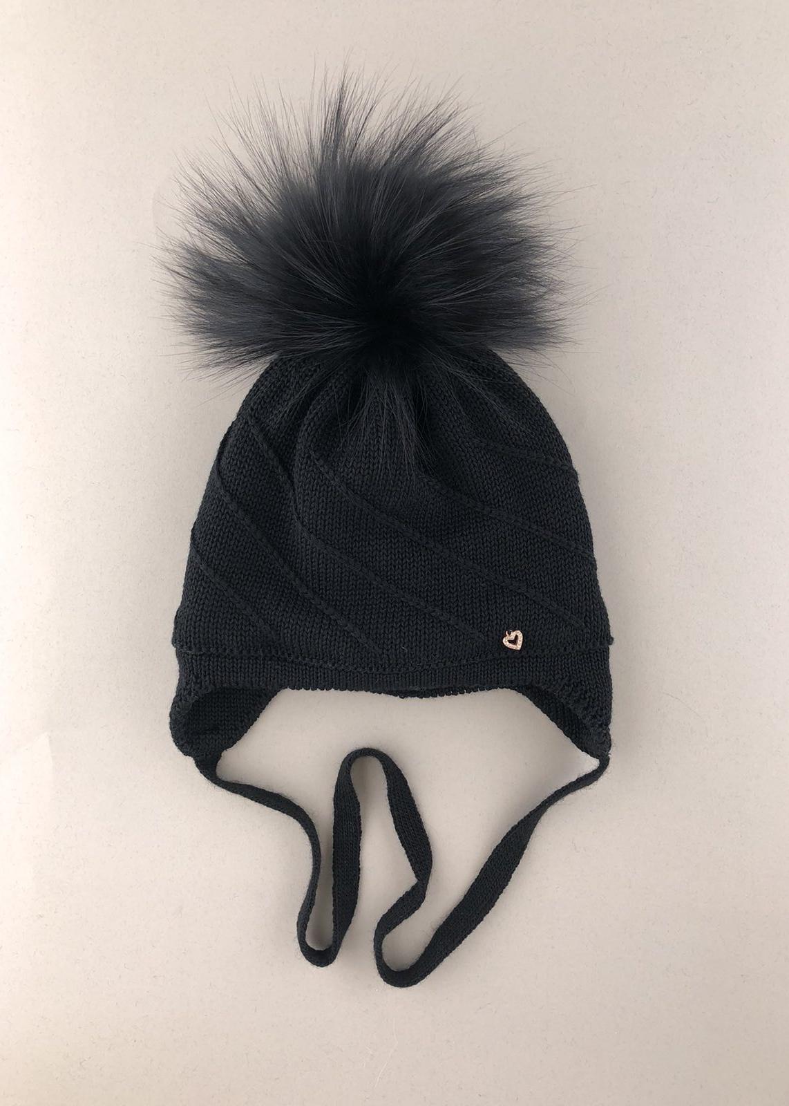 Головні убори і шарфи. Шапка для дівчинки з завязками чорний WB41J