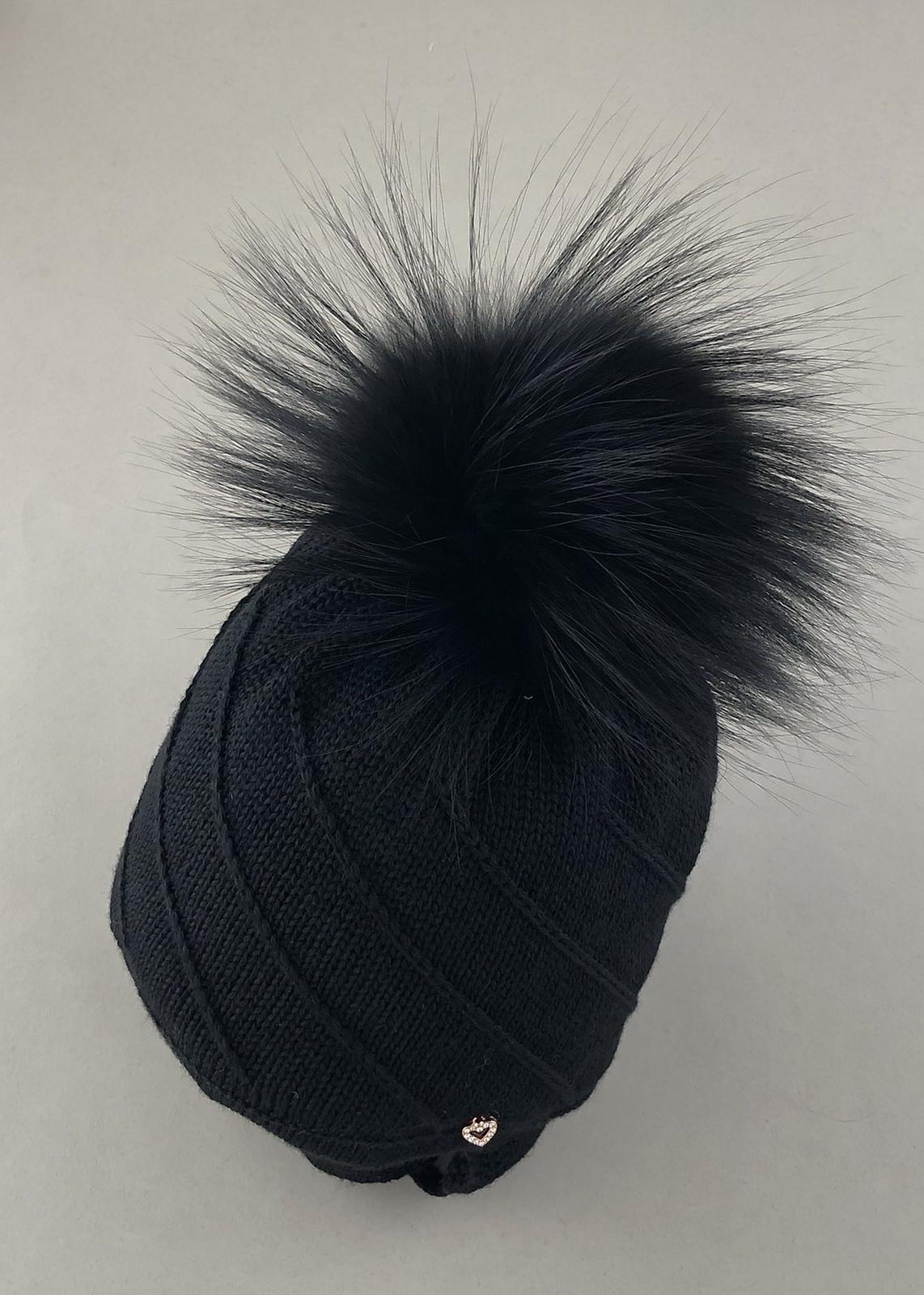 Головні убори і шарфи. Шапка для дівчинки з завязками чорний WB41J