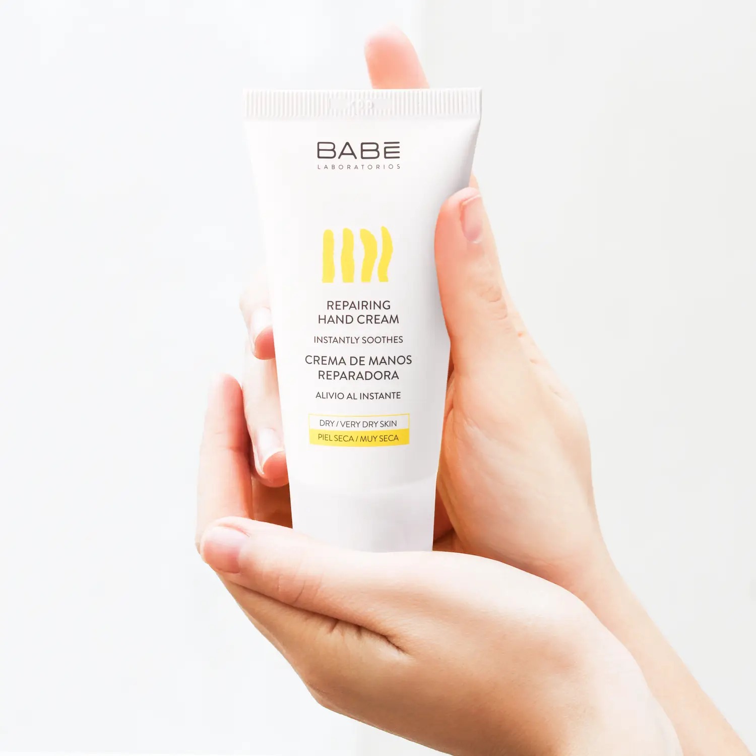 Товари для мам. BABE Відновлюючий крем для рук 50 мл. 389463