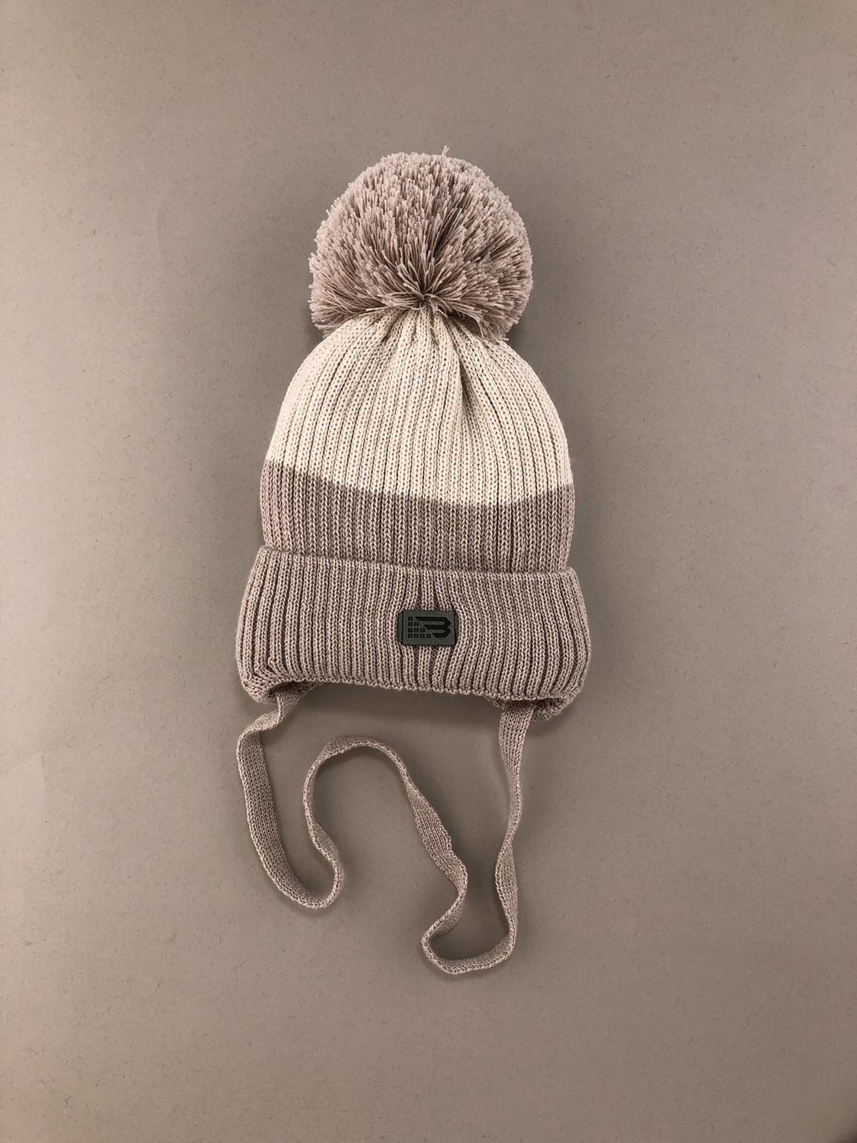 Шапка для хлопчика з завязками бежевий WB46/M