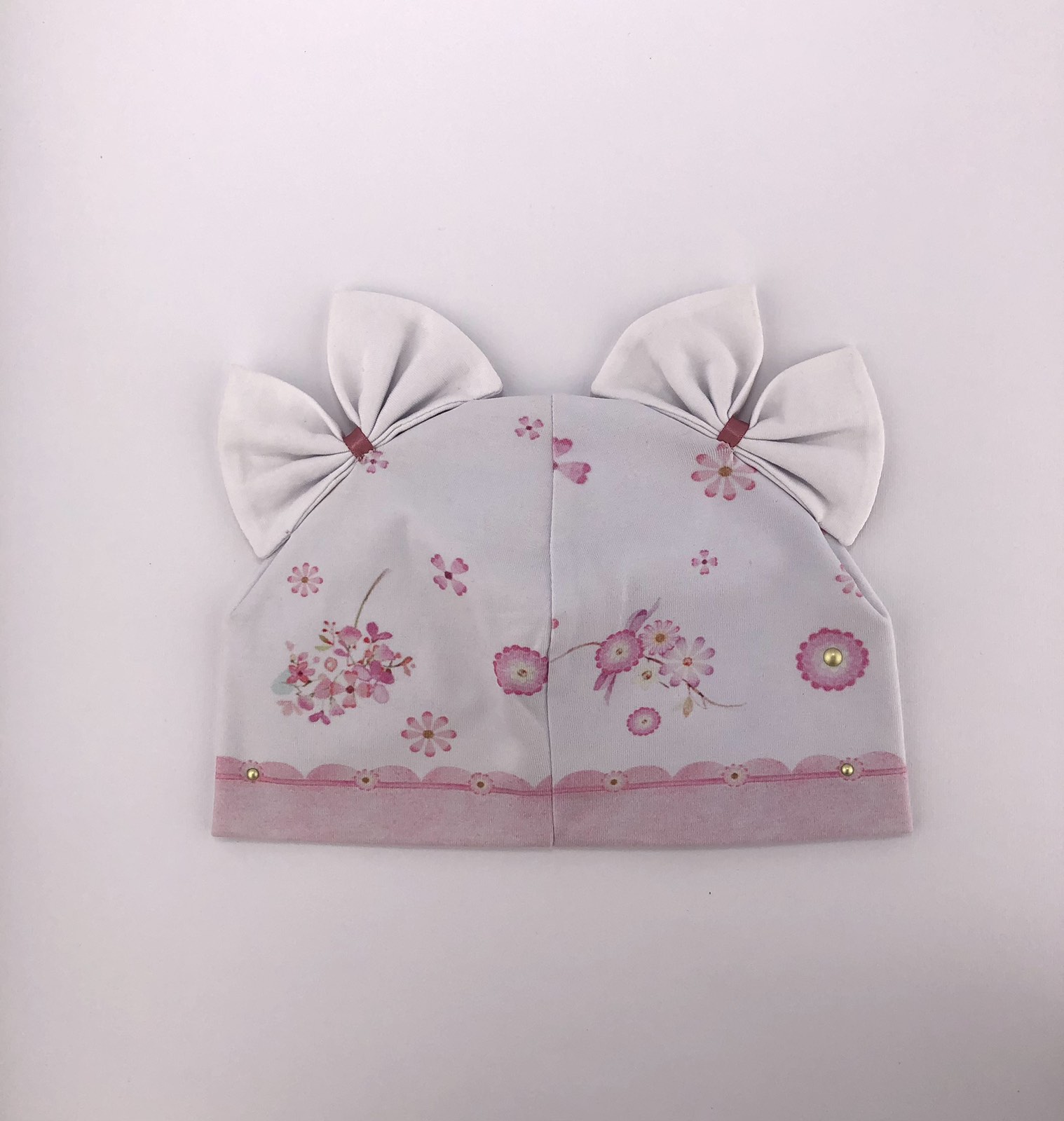 Головні убори і шарфи. Шапка для дівчинки з вушками білий 3003-1036