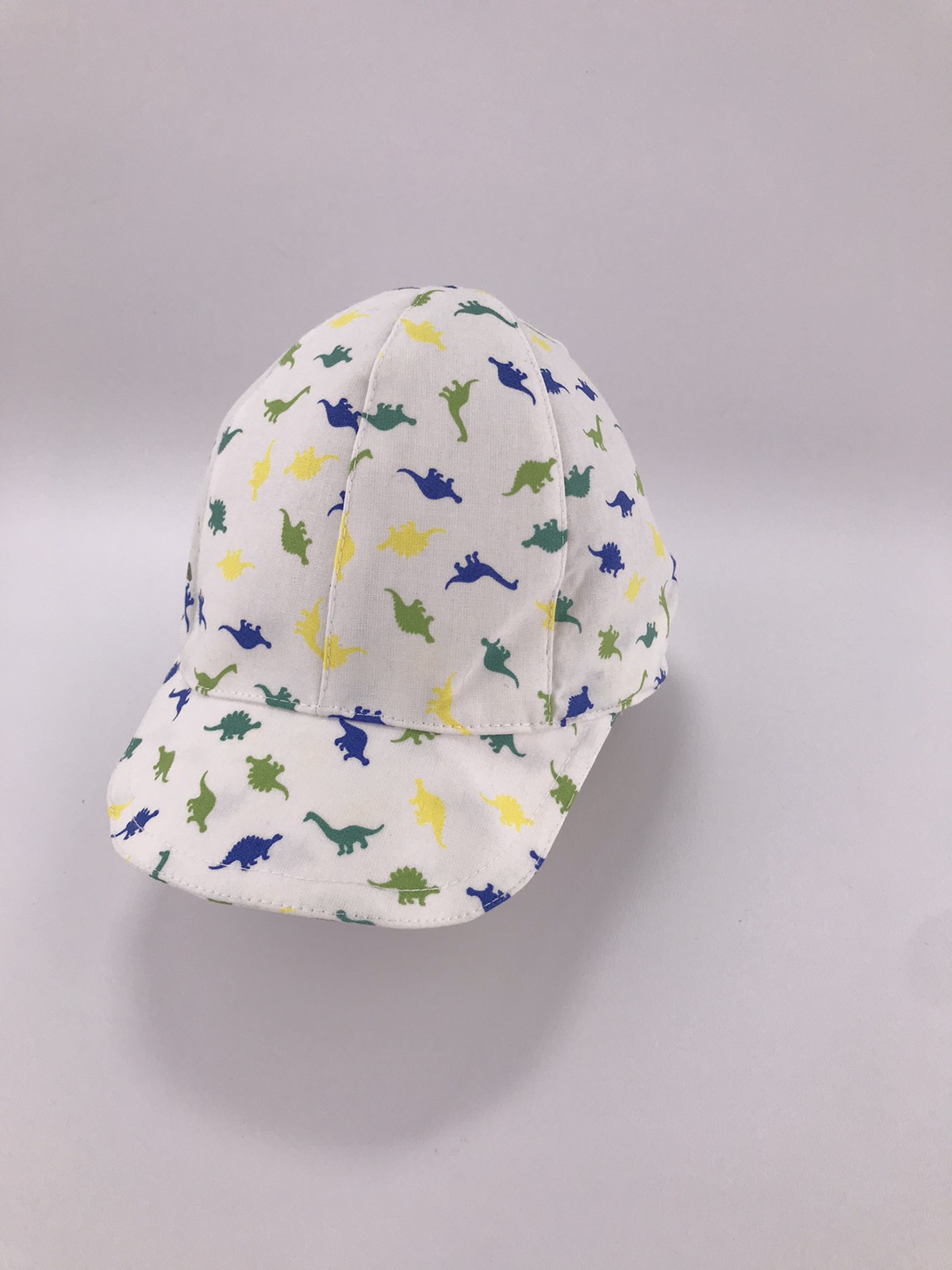 Головні убори і шарфи. Кепка для хлопчика білий 3003-1316