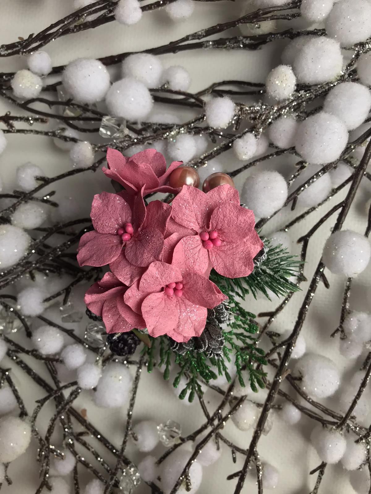 Заколка "Новорічна гортензія" фуксія 10-198