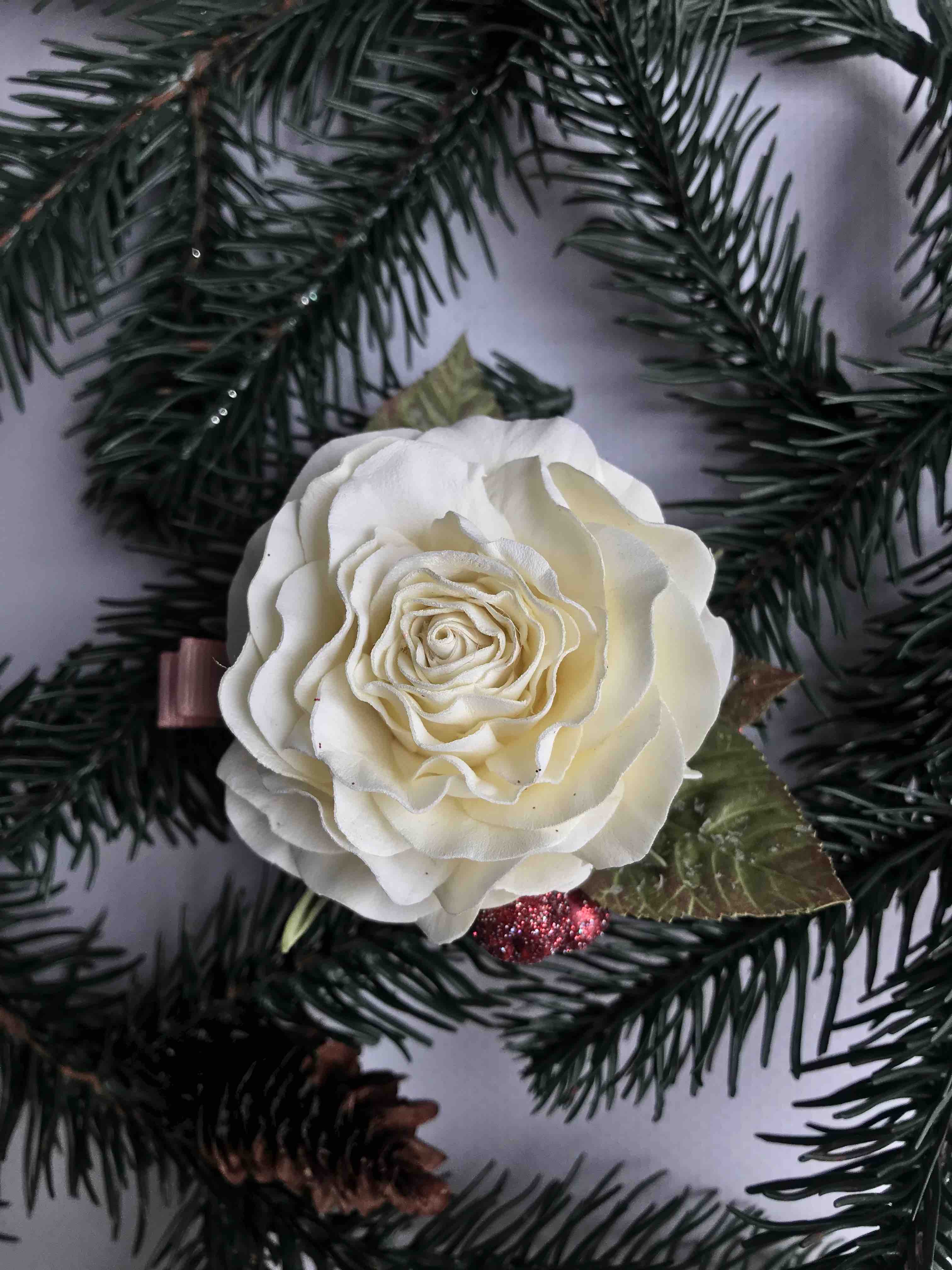 Заколка "Новорічна троянда" 10-201