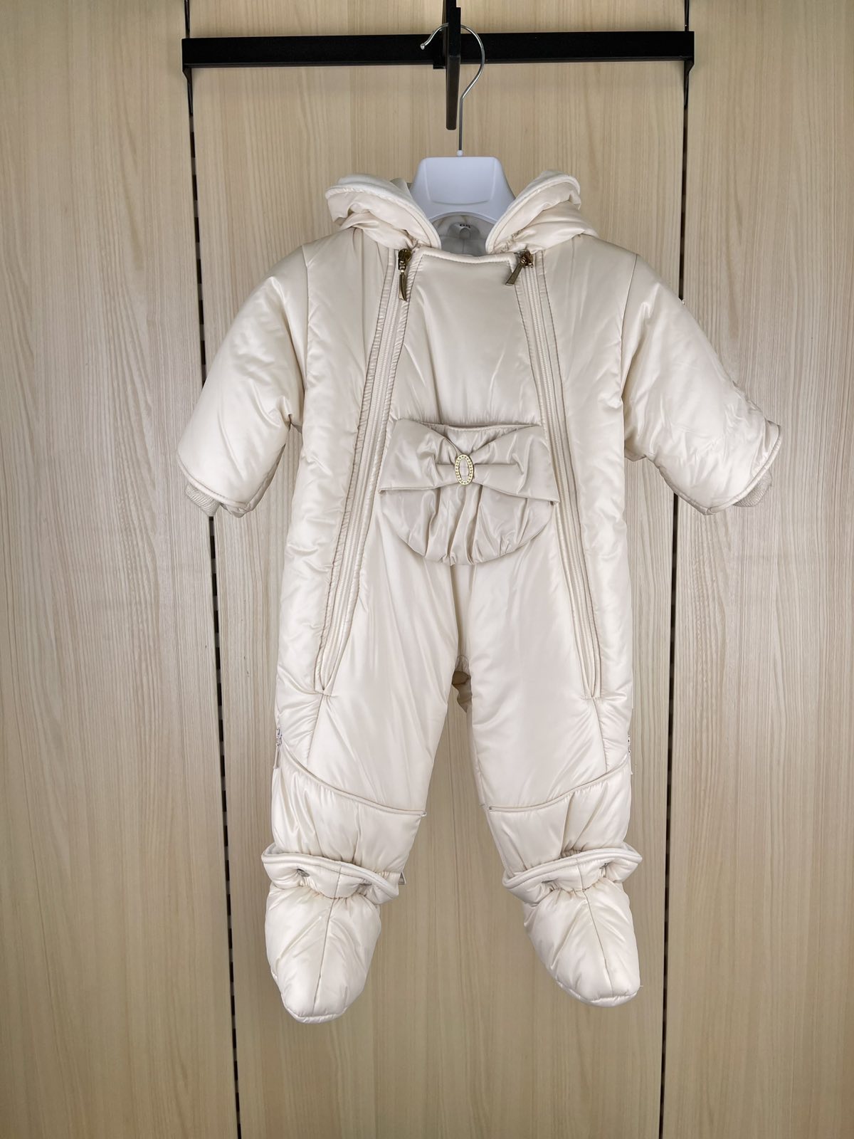 Комбінезон для дівчинки молочний 2928-1457