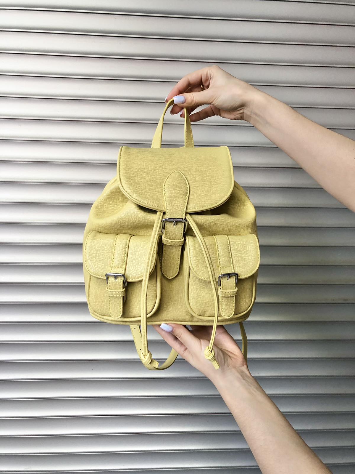 Рюкзак для дівчинки жовтий 300525-1652