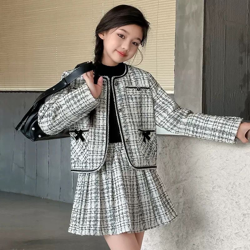 Комплект для дівчинки зі спідницею молочний 1153-1008