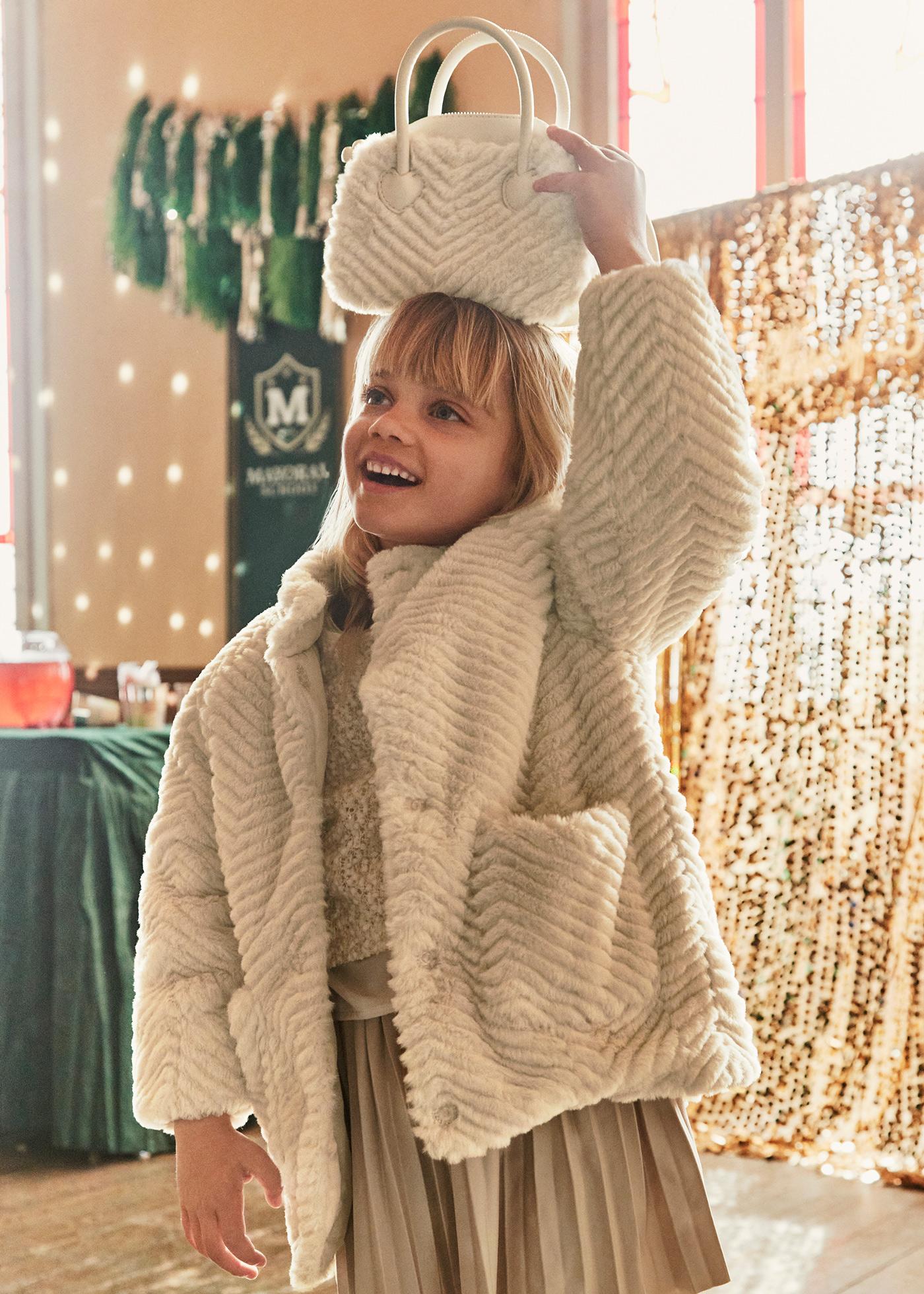 Пальта і плащі. Пальто Mayoral 15-04441-054