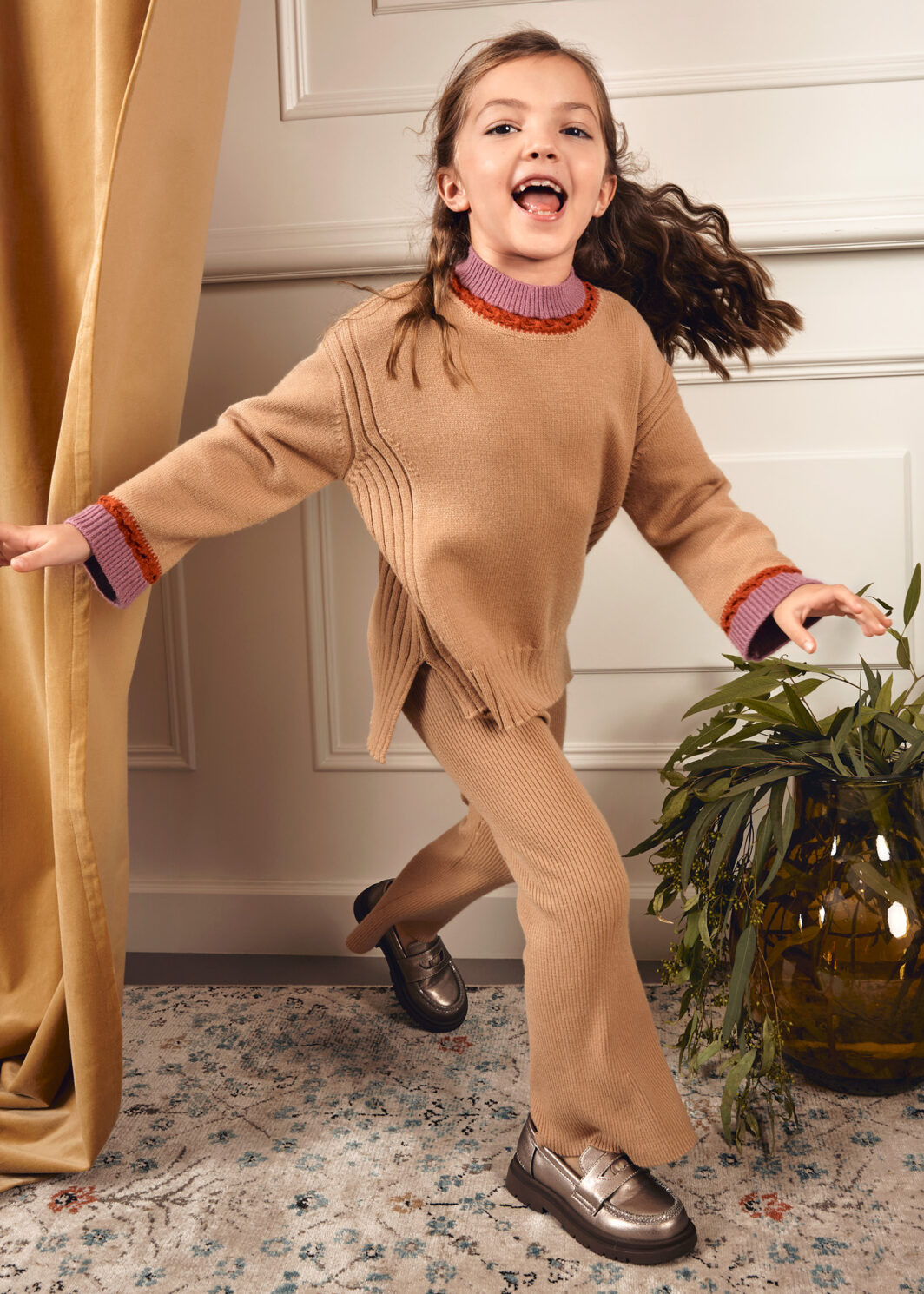 Комплекти і костюми. К-кт:штани,пуловер Abel & Lula 15-05732-007