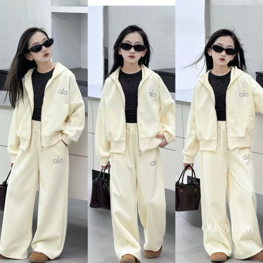 Комплект для дівчинки молочний 88037