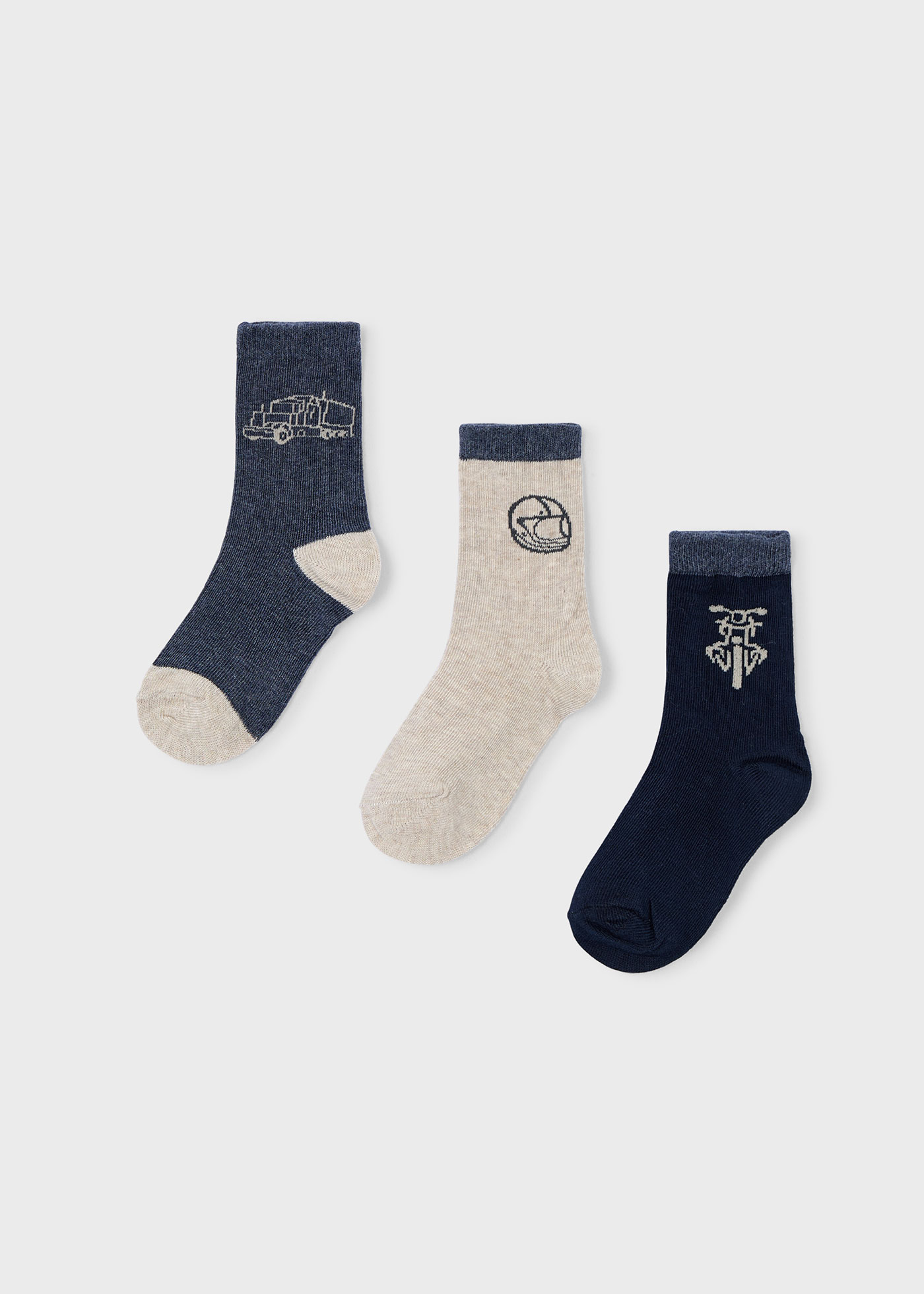 Шкарпетки. Набір:3 пари шкарпеток Mayoral 15-10050-082