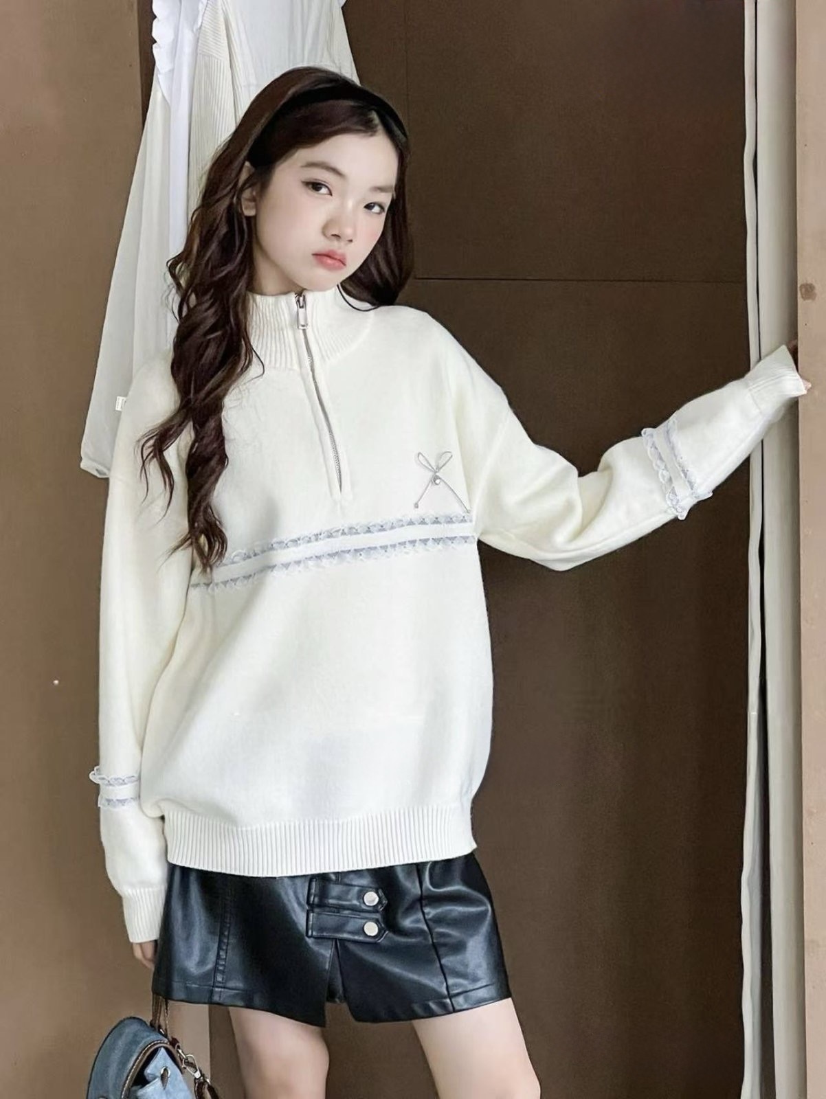 Кофта для дівчинки з мереживом молочний 1010-1720