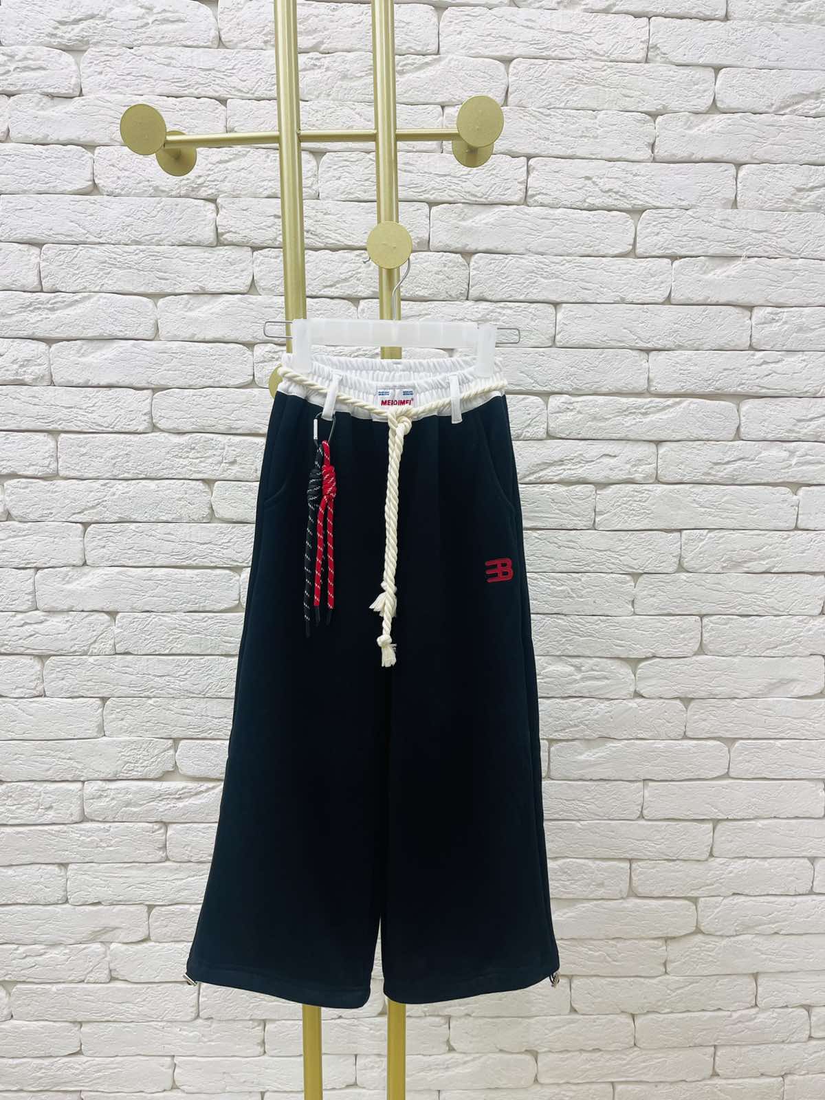 Штани для дівчинки чорний K167