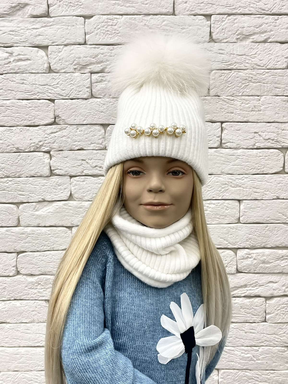 Комплект для дівчинки з помпоном молочний 23WI72K