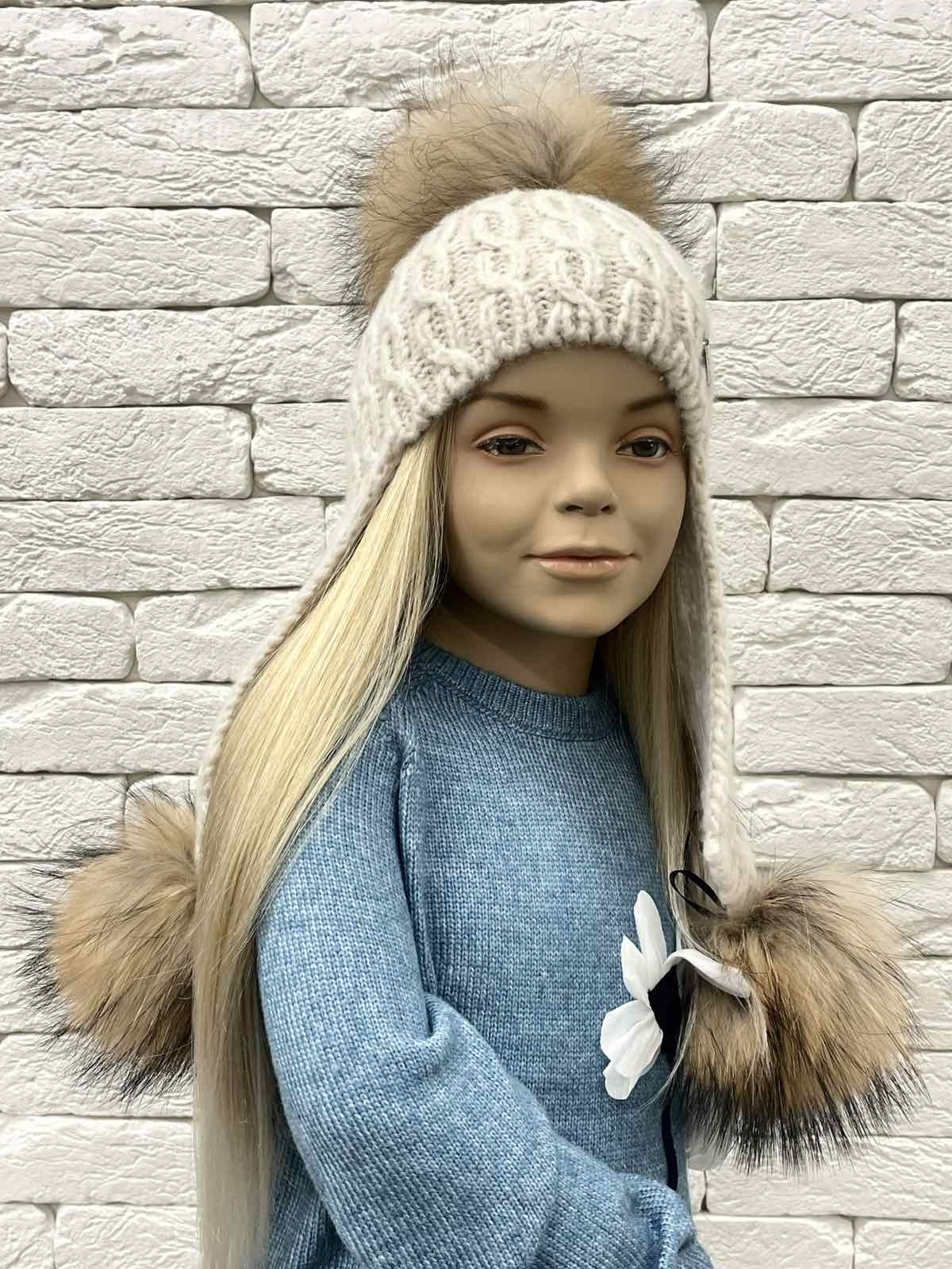 Шапка для дівчинки з помпонами св.беж 25W78ПЕ-2