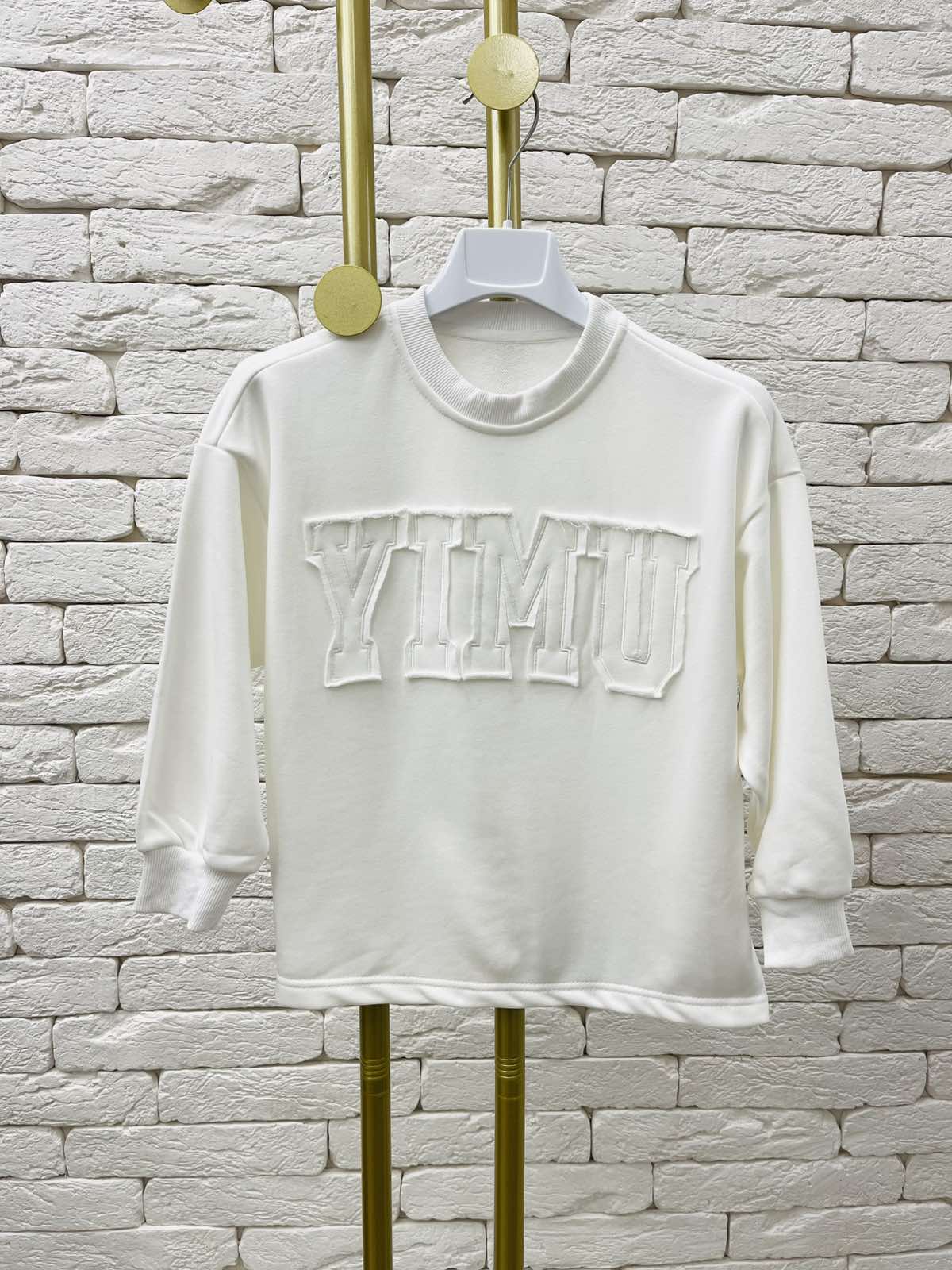 Пуловер для дівчинки білий S57