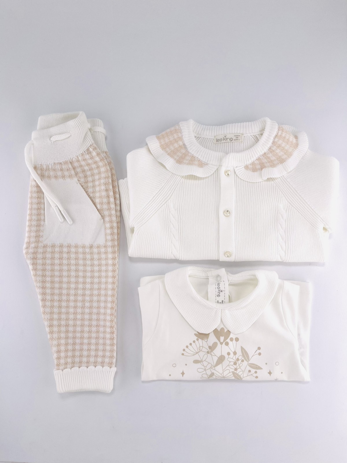 Комплект вязаний для дівчинки білий 8035