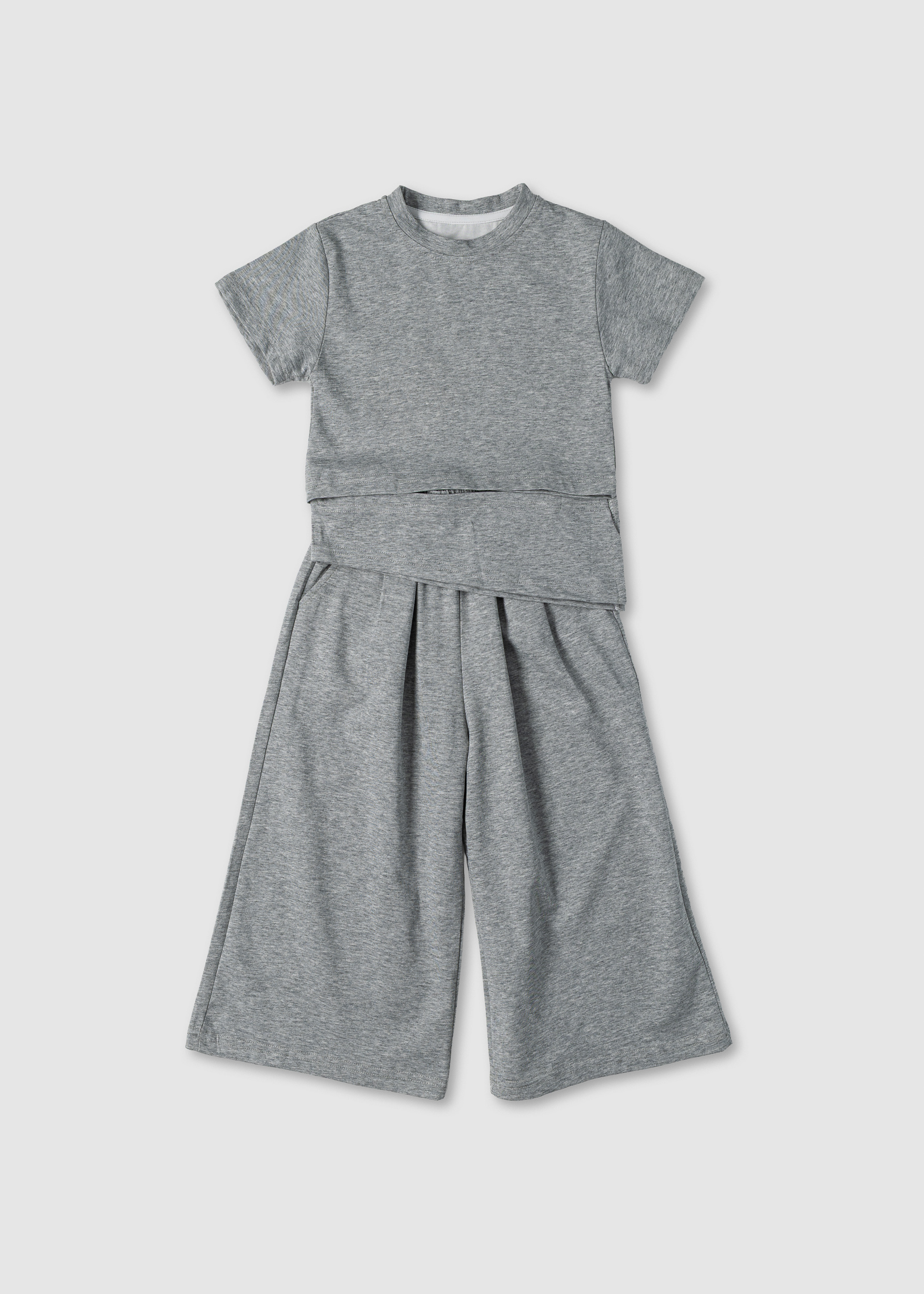 Комплект для дівчинки футболка+штани сірий X7020