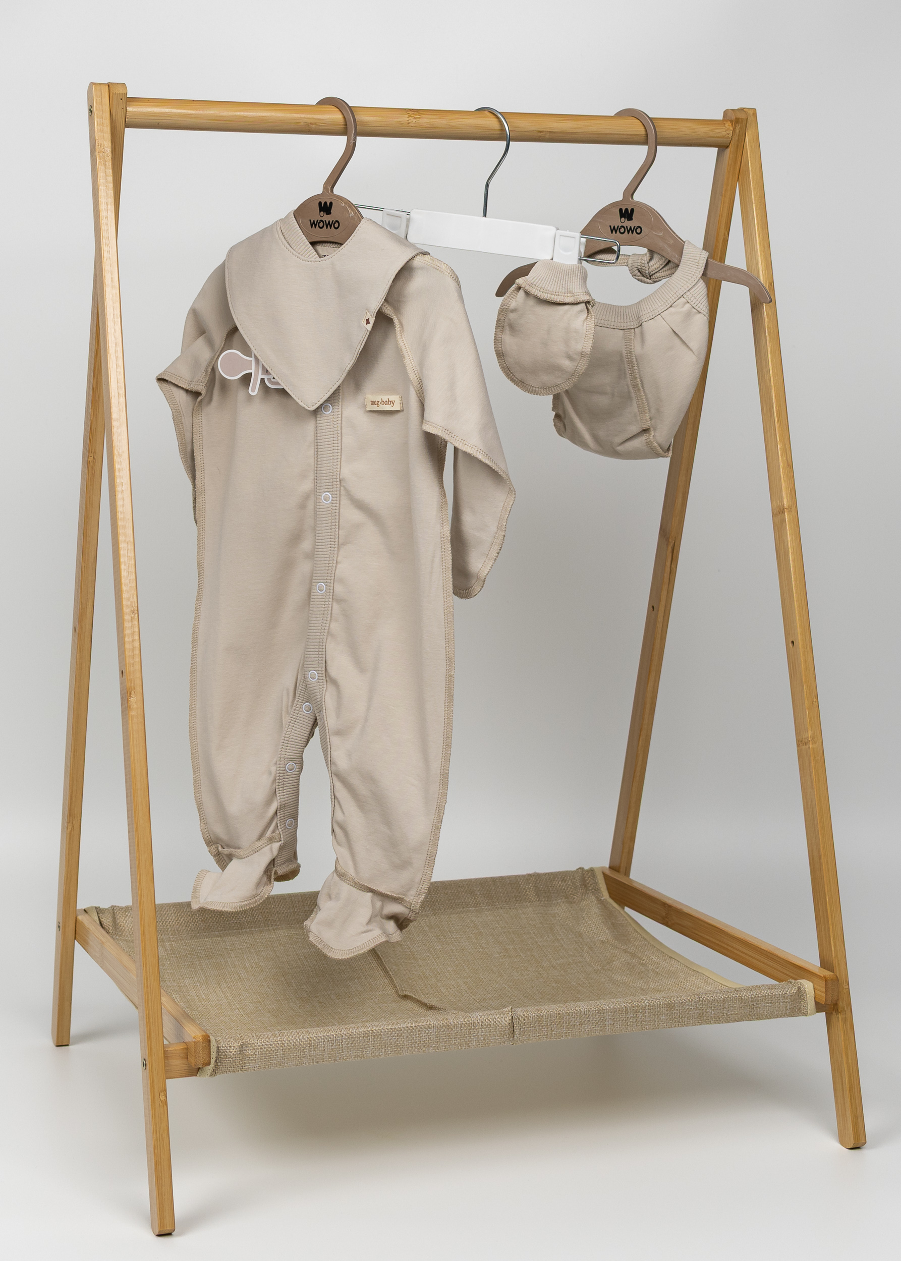 Комплект для немовля чоловічок, чепчик, слинявчик, царапки бежевий 2702-1641