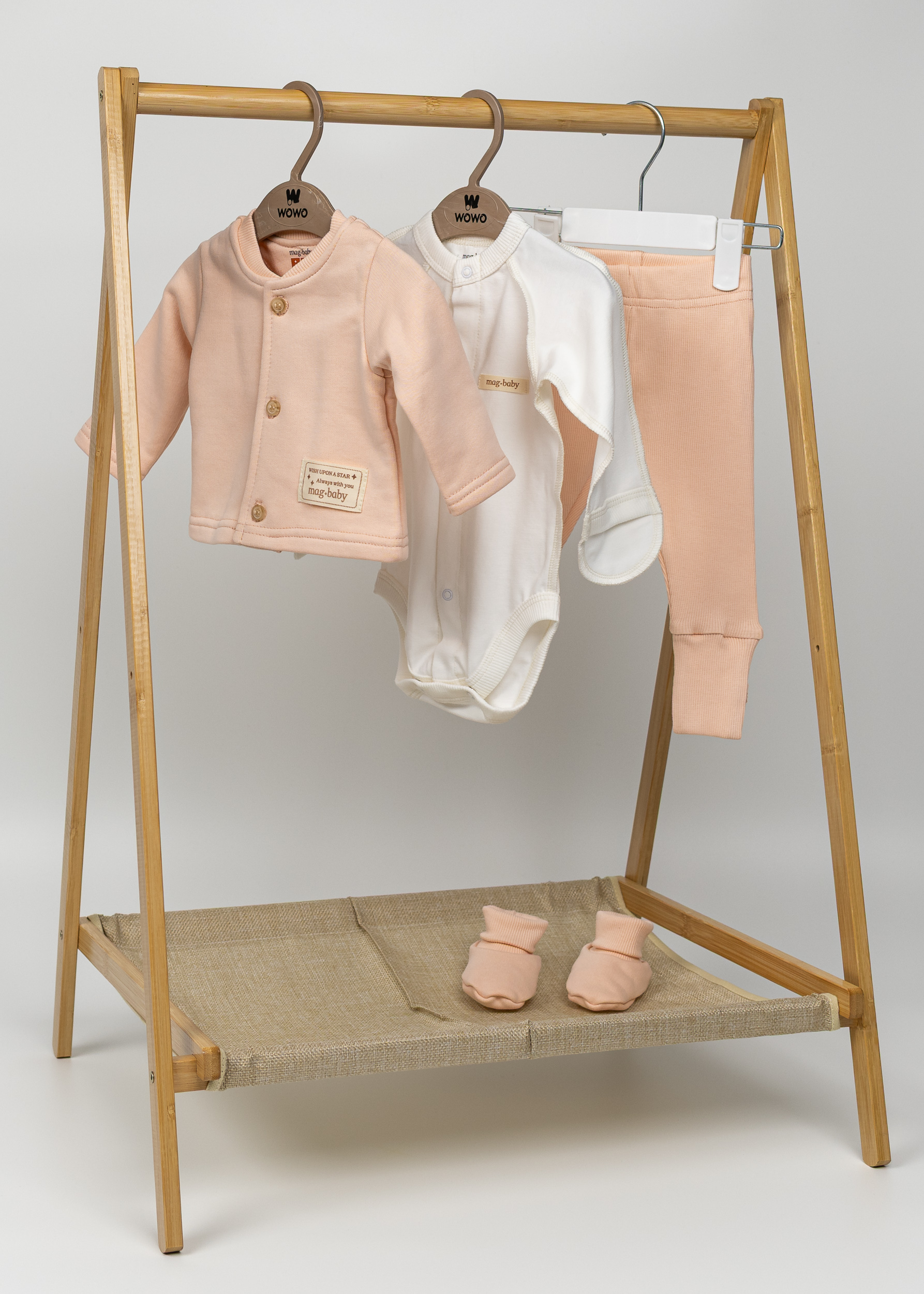 Комплект для немовля кофта, штанці, боді, пінетки рожевий 2702-1655