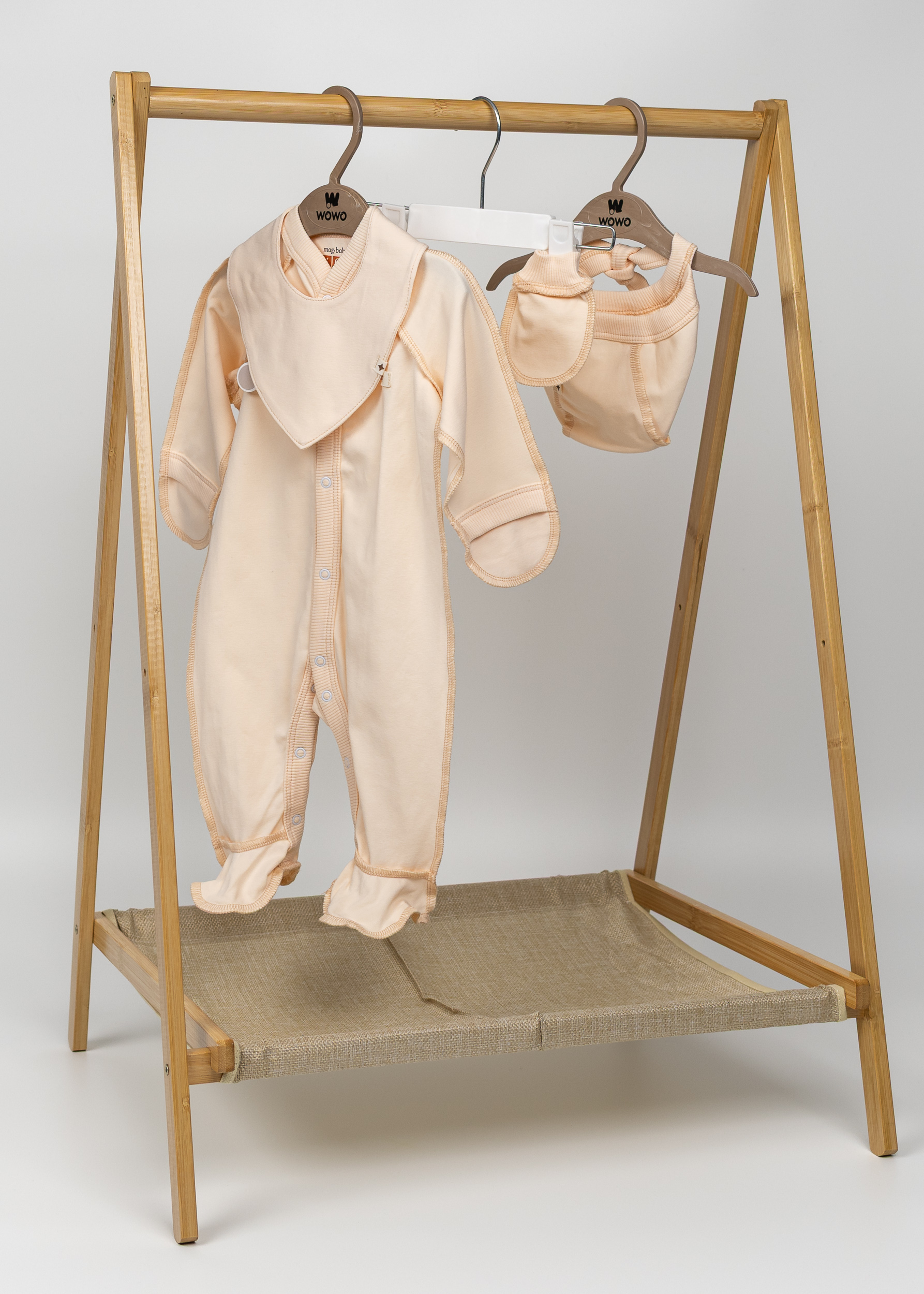 Комплект для немовля чоловічок, чепчик, слинявчик, царапки персиковий 2702-1658